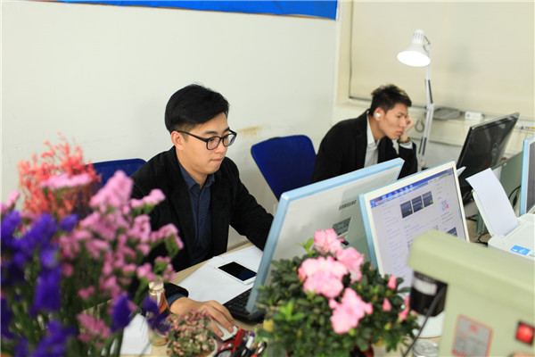 炫園財(cái)務(wù)部經(jīng)理